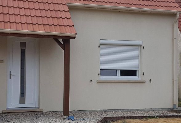 TRYBA Arras : fenêtres PVC T84, volets roulants Deco Tech, porte d'entrée H84