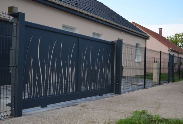 Portail en aluminium TRYBA Cambrai, menuiseries sur-mesure